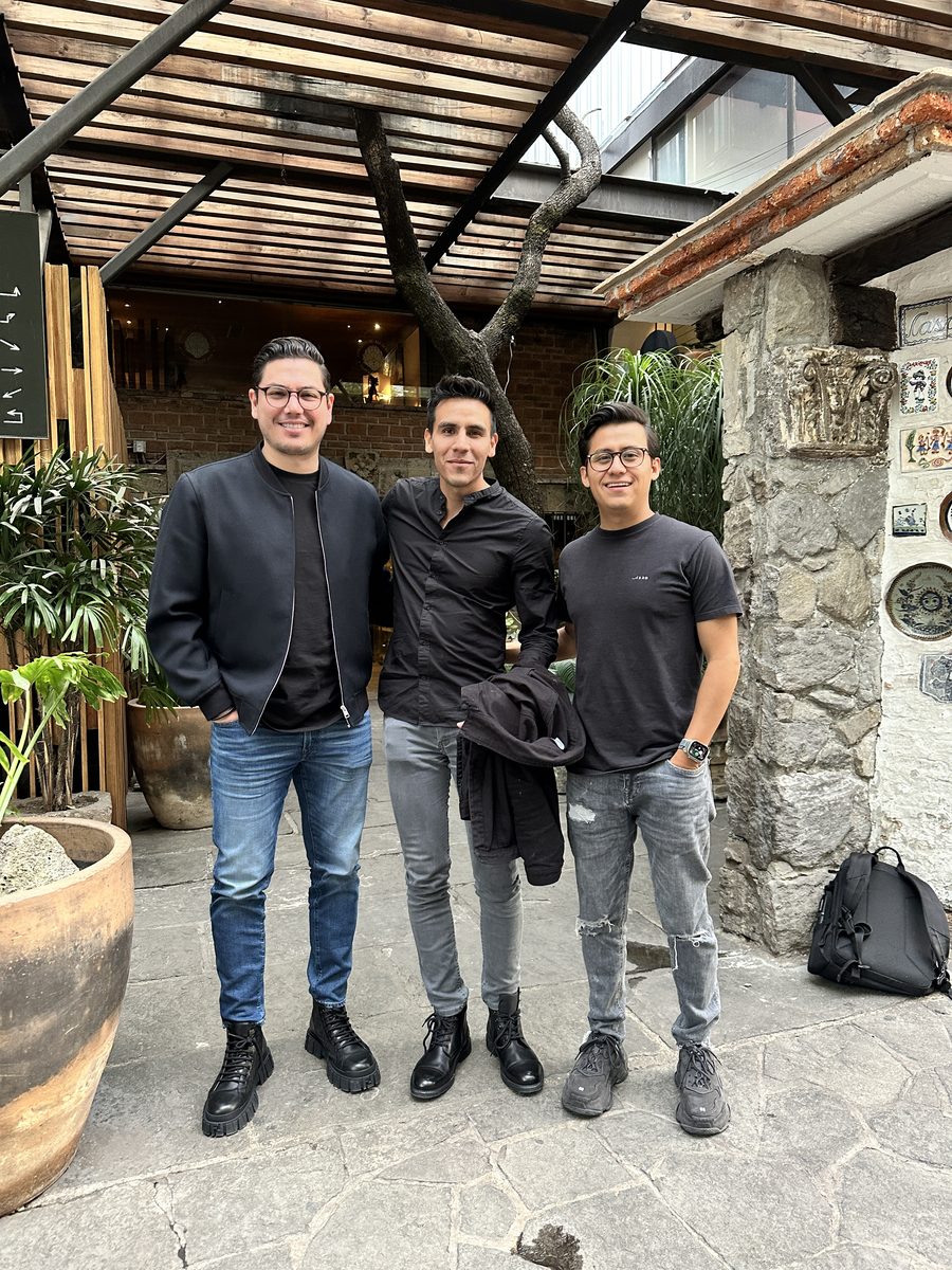 Julio Iero con una de sus autoridades y mentores